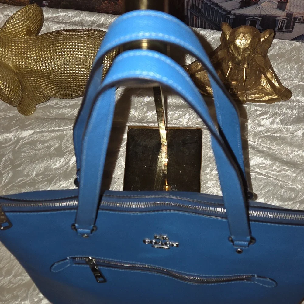 Coach Gallery Tote - Picture 3 of 9